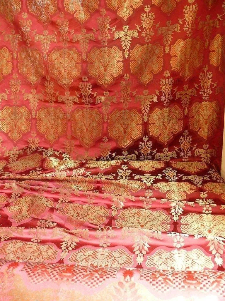 By Yd Lee Jofa "byzantine" Brocade, Red Gold Silver Medallion MSRP USD 390