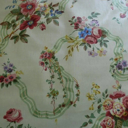 LEE JOFA SHAFTESBURY RIBBON ROSE BOUQUET PRINT 1.375 yd