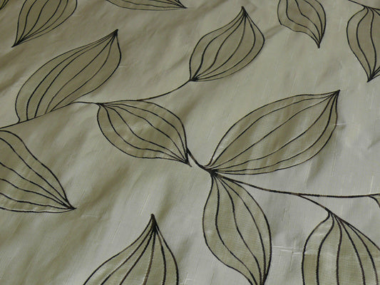 Beacon Hill Modern Vine Silk Lampas - Silver/Black