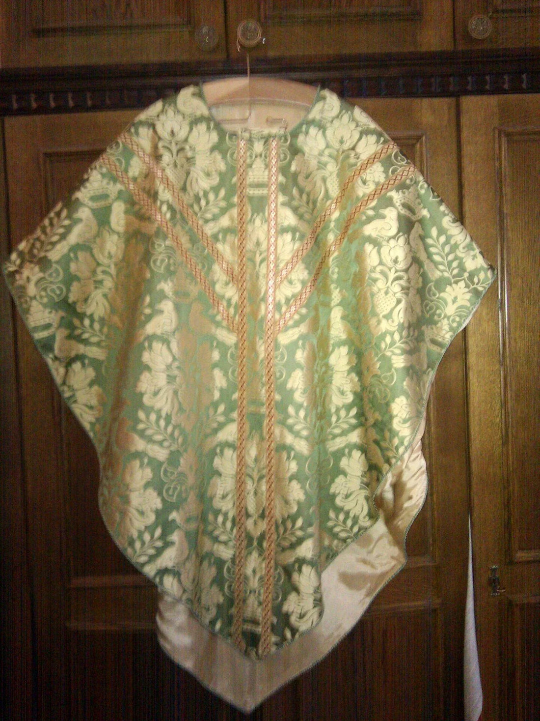 Scalamndre Love Bird Green and Gold Chasuble Vestment