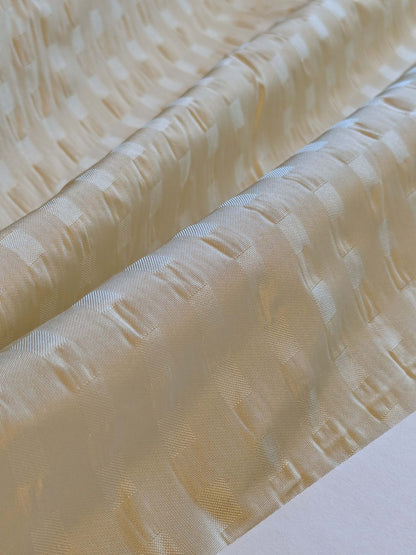 Lee Jofa Groundworks Fabrics 100% Silk Tinsmith Taffeta Pearly White Seersucker Bty