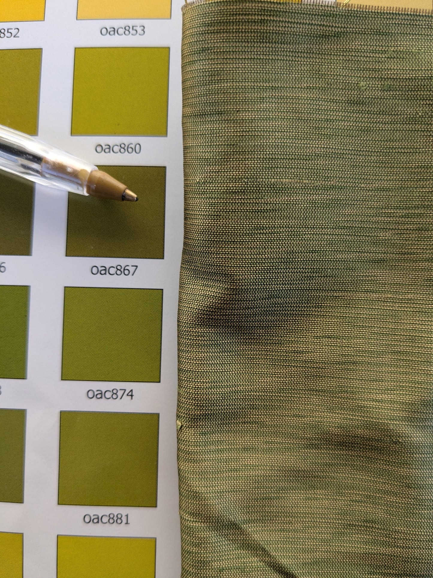 Scalamandre  Hinson  Diffusion Taffeta Olive Green Iridescent Silk Taffeta Texture MSRP USD294/y
