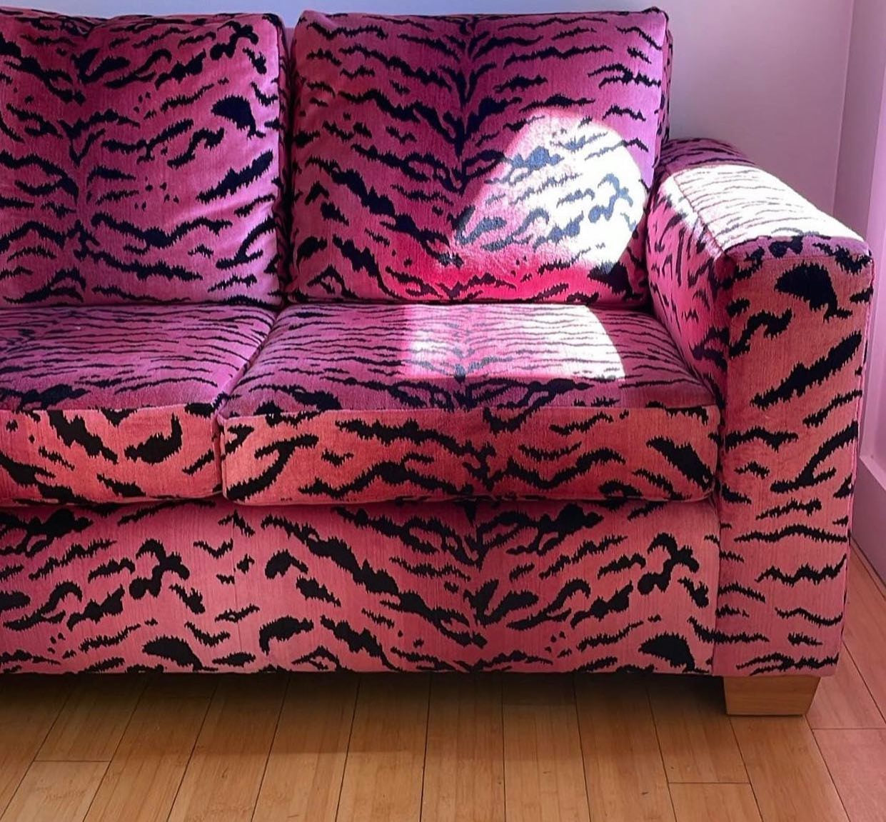 Scalamandre Tigre Jacquard Velvet Reds And Black MSRP USD 756/y