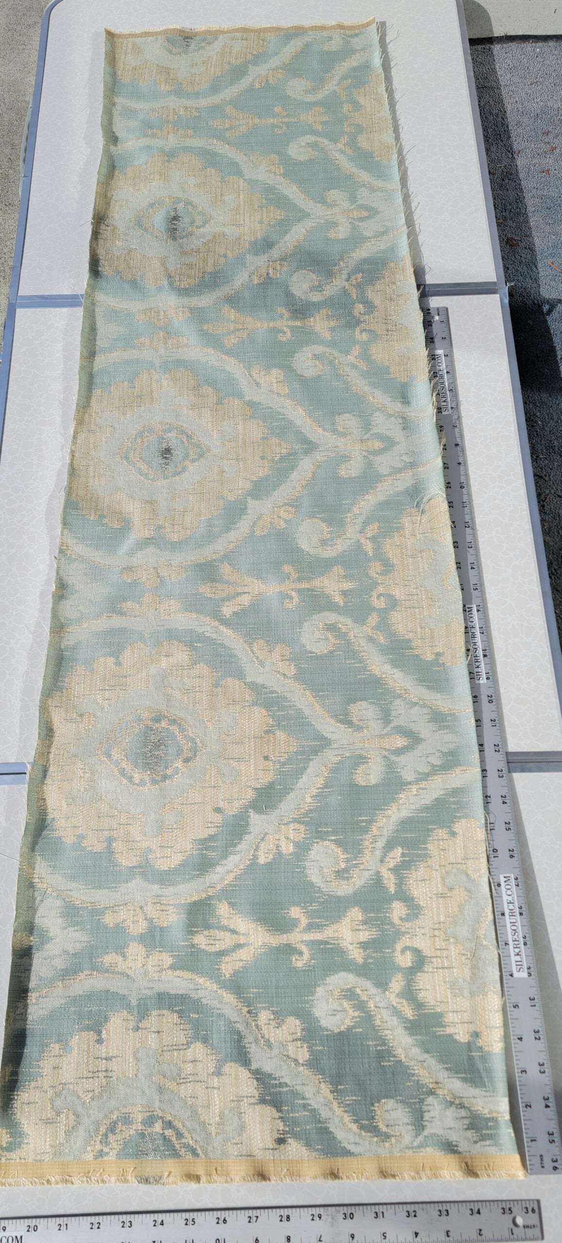 0.5 Yd Scalamandre Libretto Light Teal Blue Medallion Lampas MSRP USD 256/Y (Copy)
