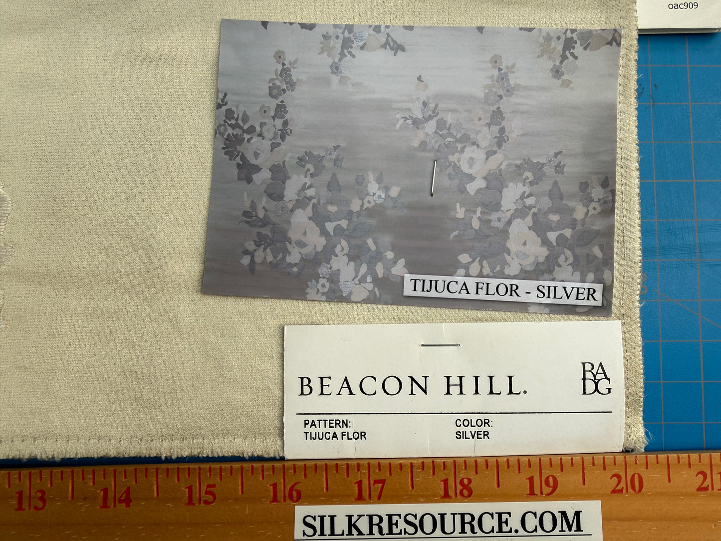 Beacon Hill Tijuca Flor - Silver White Silk Lampas Floral