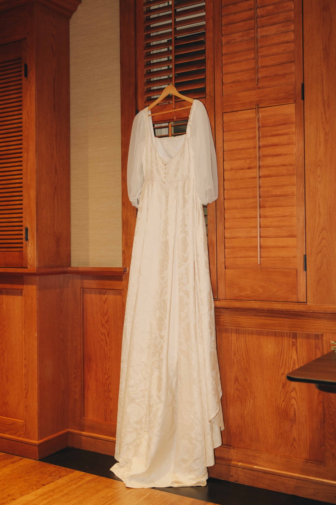 Clarence House Florent Italian Cotton Damask Pomegranate Ivory White MSRP USD 220/Y