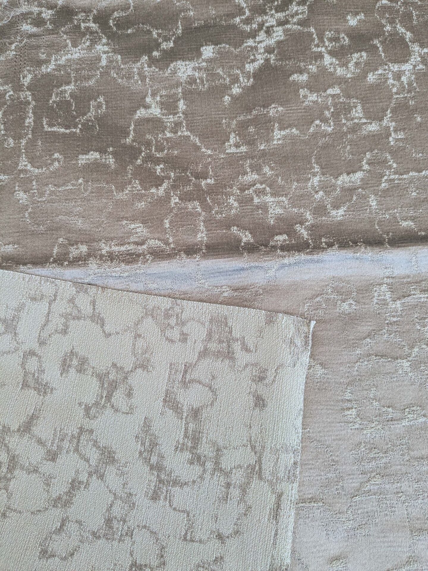 18 EV37 26" x 27" Aldeco Misty Plaza Taupe Brown Abstract Small Jacquard