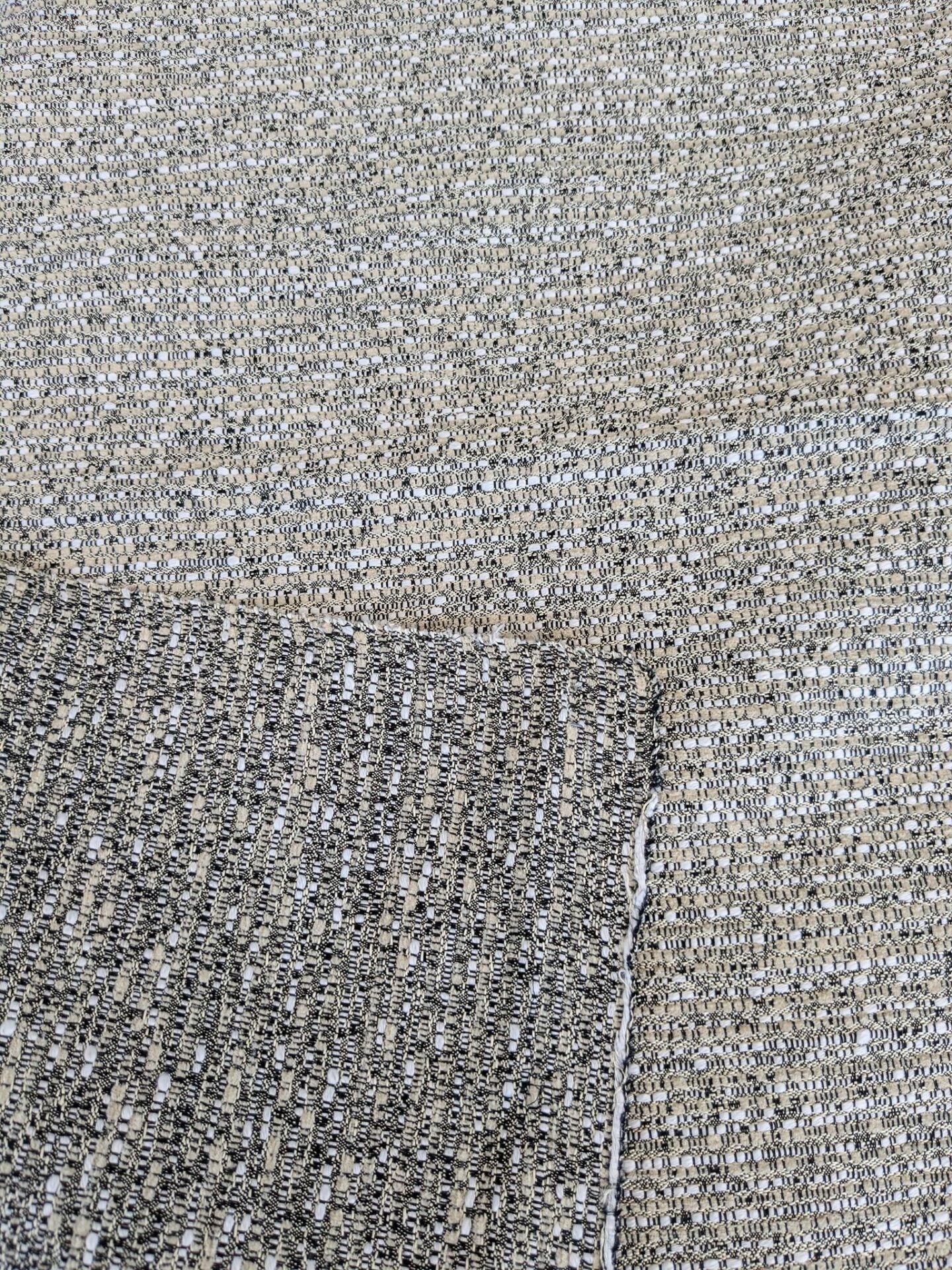 50 EV37 25" x 26" Lelievre Paris Maracas Salines Gray Solid Texture Polyester