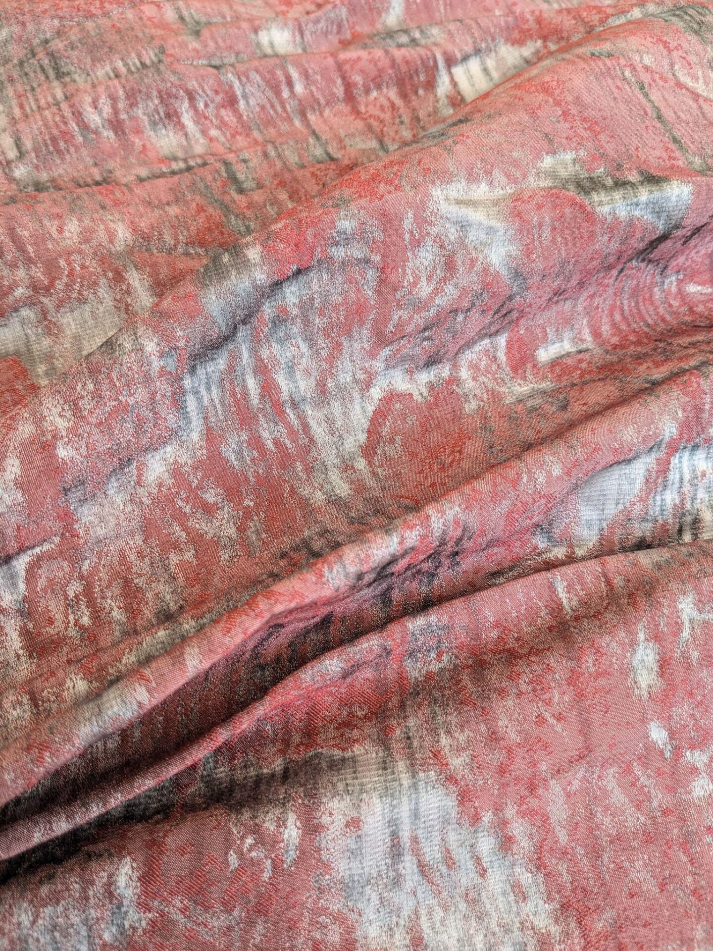 75 EV37 26" x 27" Old World Weavers Trilussa Berry Red Gray Abstract Large Jacquard