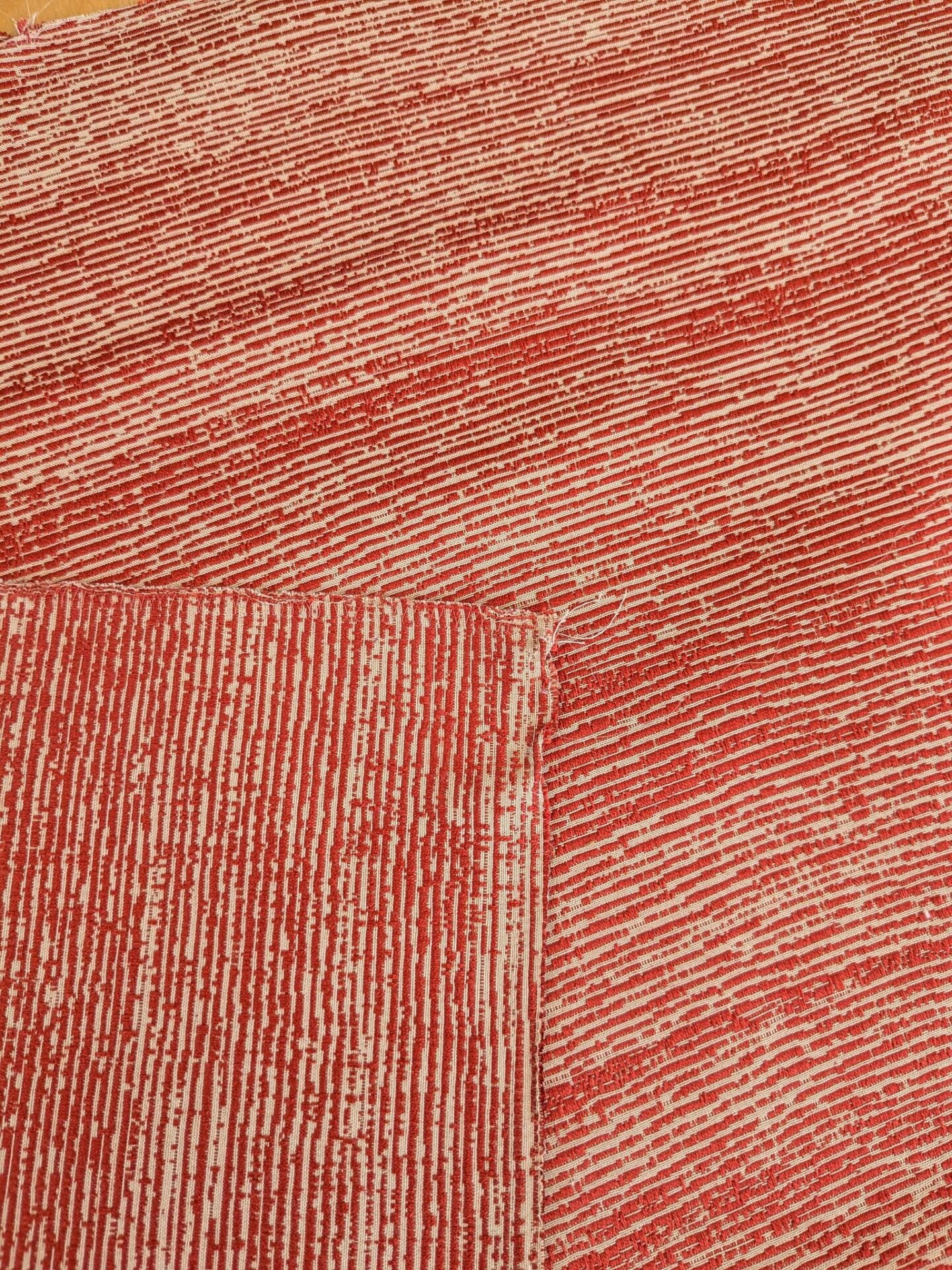 90 EV37 17" x 26" Lelievre Paris Ressource Tomette Red Beige Viscose Stripe