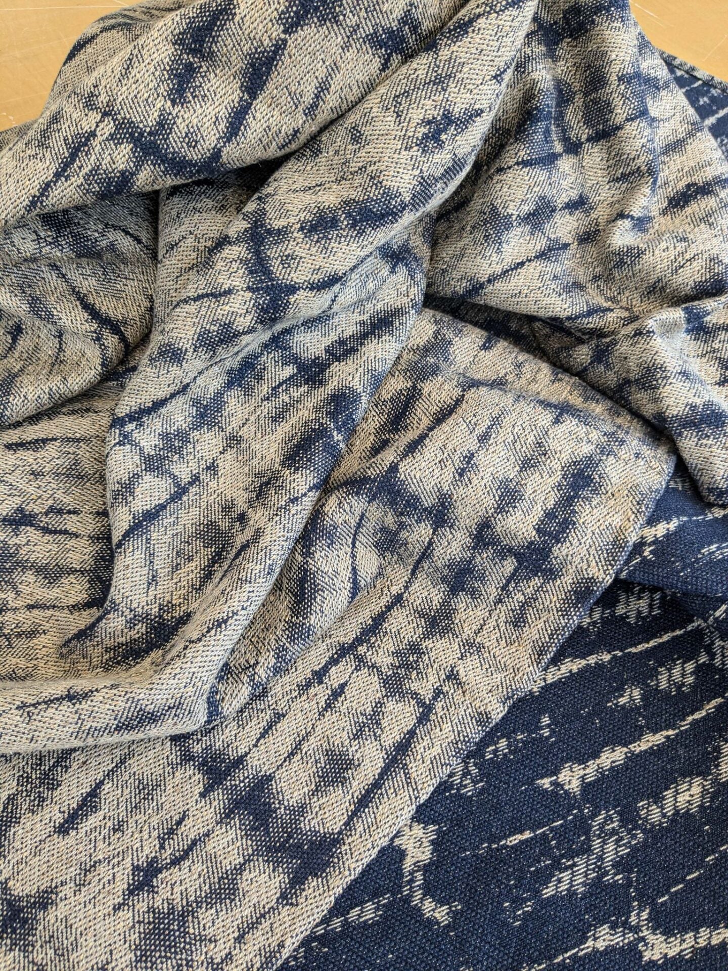 9 EV37 2.4 yards Scalamandre Shibori Weave Indigo Blue White Texture Silk Cotton
