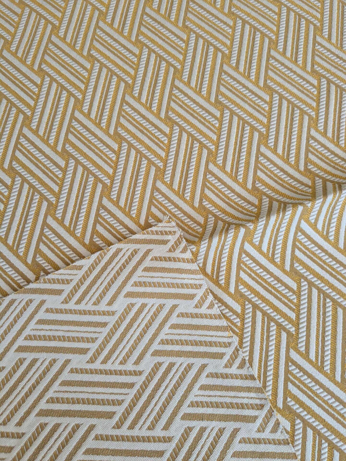 46 EV37 24" x 26" Lelievre Paris Vacoa Soleil Yellow White Diamond Ogee Viscose MSRP USD354/y