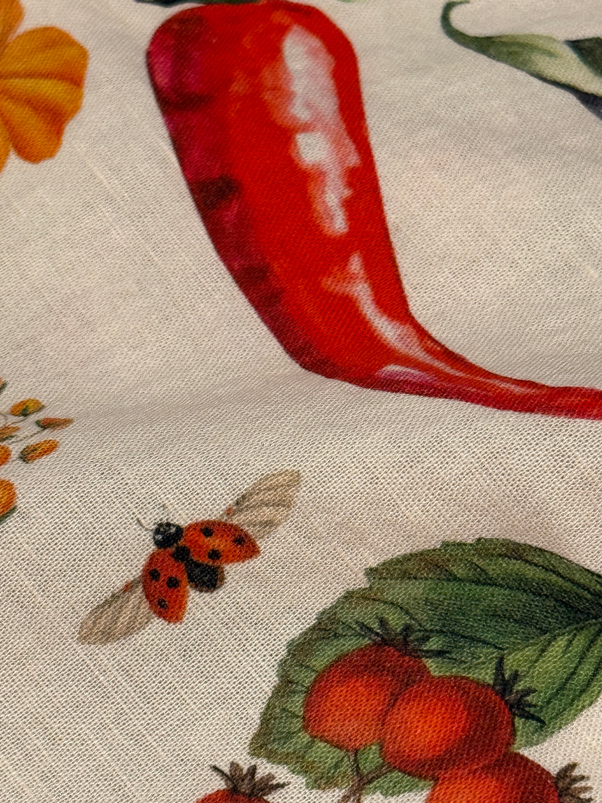Garnier Thiebaut Piments Doux Caliente Spices and Red Peppers Green Gold Tablecloth 61"x61", Cotton-Linen Blend
