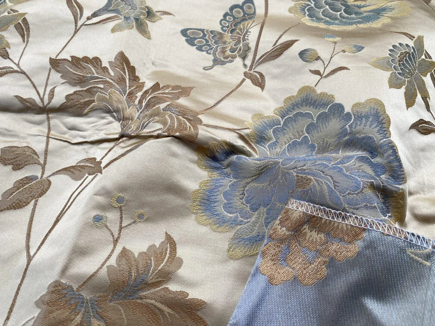 By yard Stunner Chino-asian Pink Peony Butterfly “glacier Blue” 100% Silk Lampas