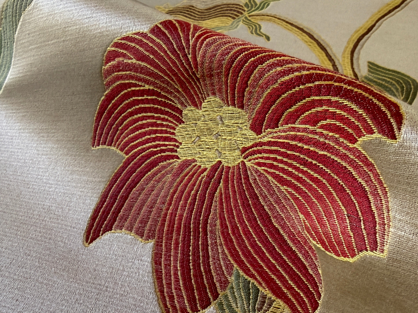 Scalamandre Caserta Lampas Silk Wool Pomegranate Lilies Beige Red MSRP USD 496/Y