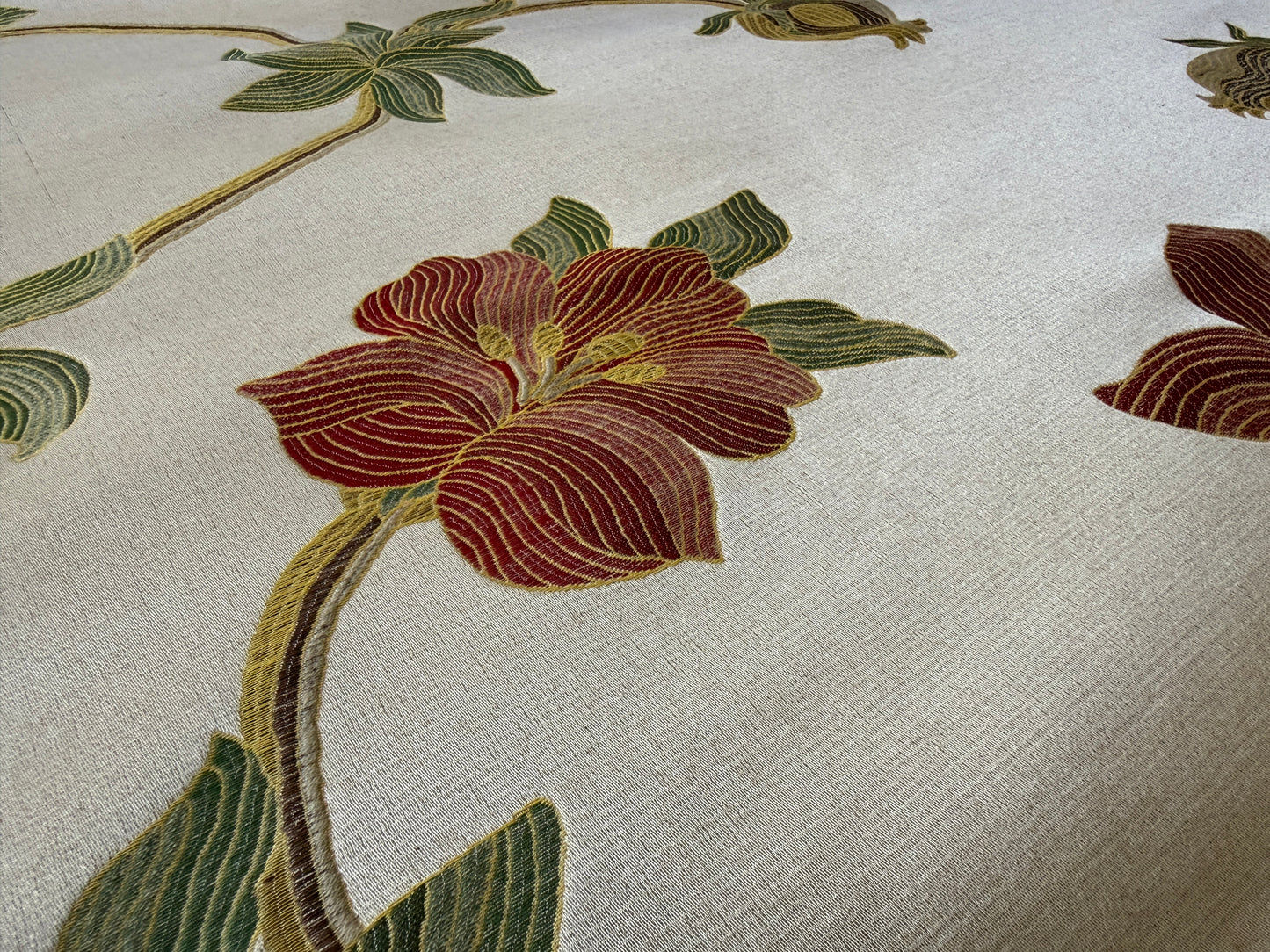 Scalamandre Caserta Lampas Silk Wool Pomegranate Lilies Beige Red MSRP USD 496/Y