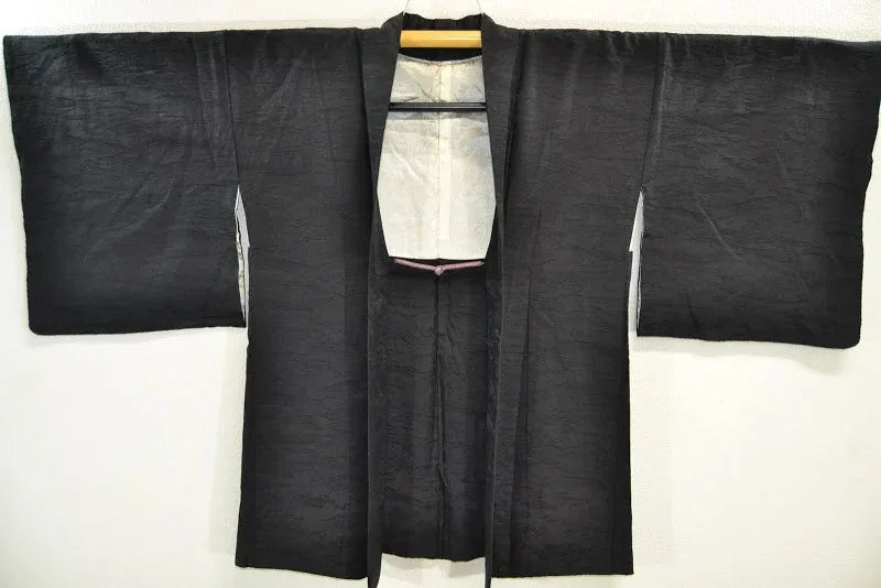 High Quality Japanese 100% Silk Haori Jacket Hand-Made Chrysanthemum Tsunami Black