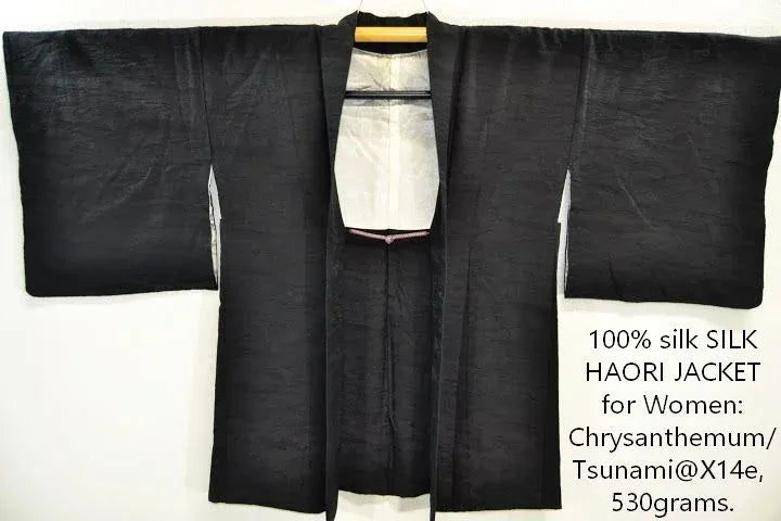 High Quality Japanese 100% Silk Haori Jacket Hand-Made Chrysanthemum Tsunami Black