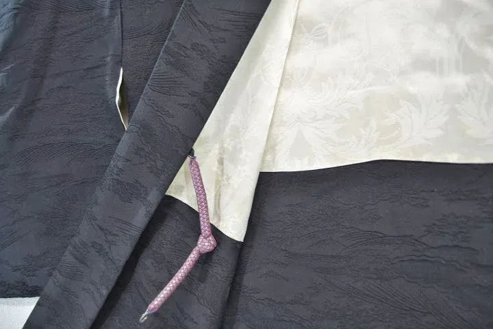 High Quality Japanese 100% Silk Haori Jacket Hand-Made Chrysanthemum Tsunami Black