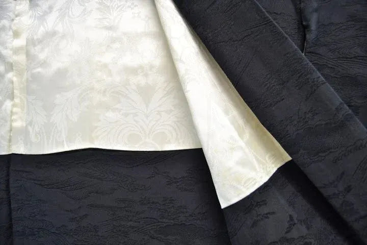 High Quality Japanese 100% Silk Haori Jacket Hand-Made Chrysanthemum Tsunami Black