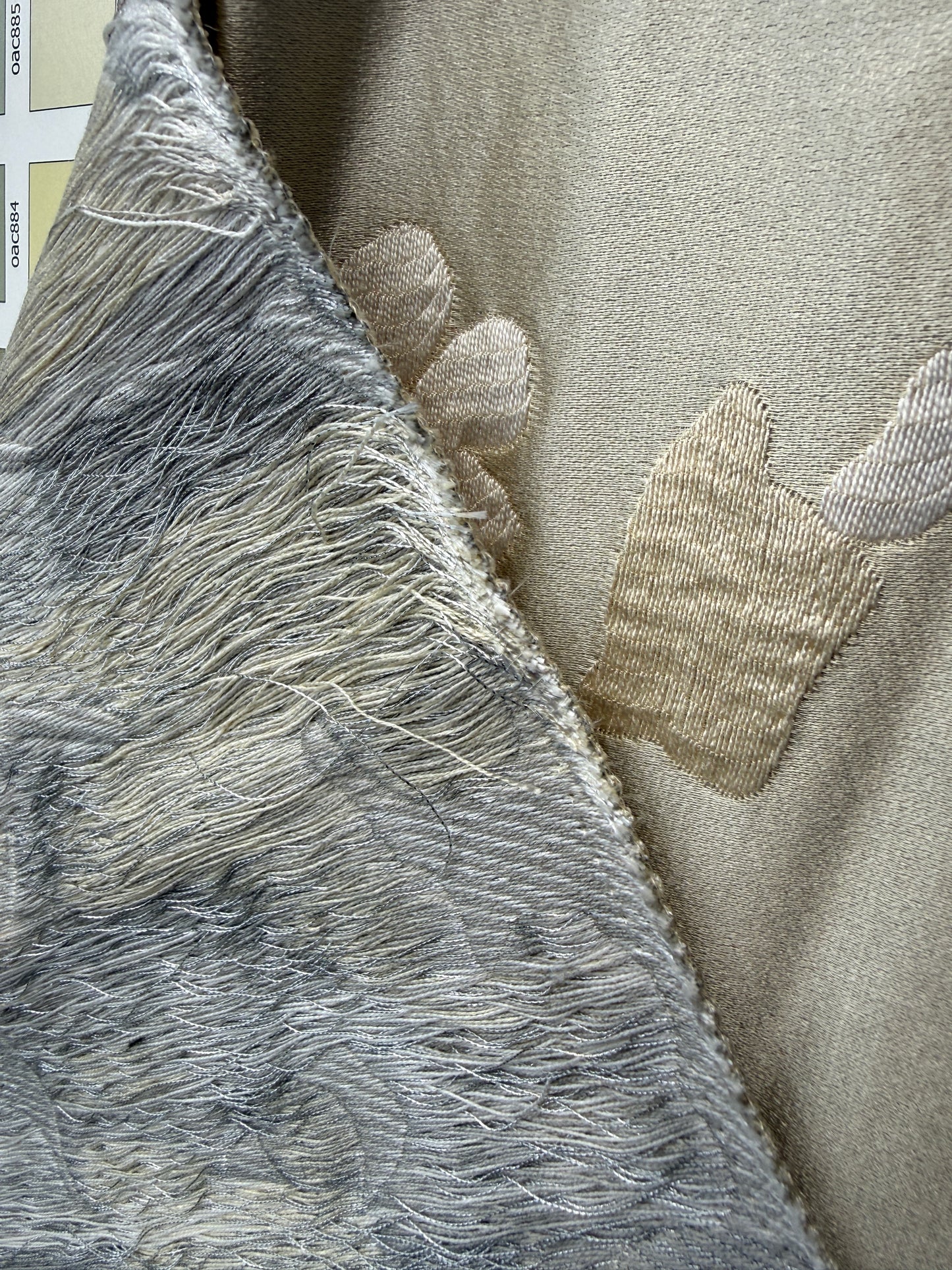 Beacon Hill Tijuca Flor - Silver White Silk Lampas Floral