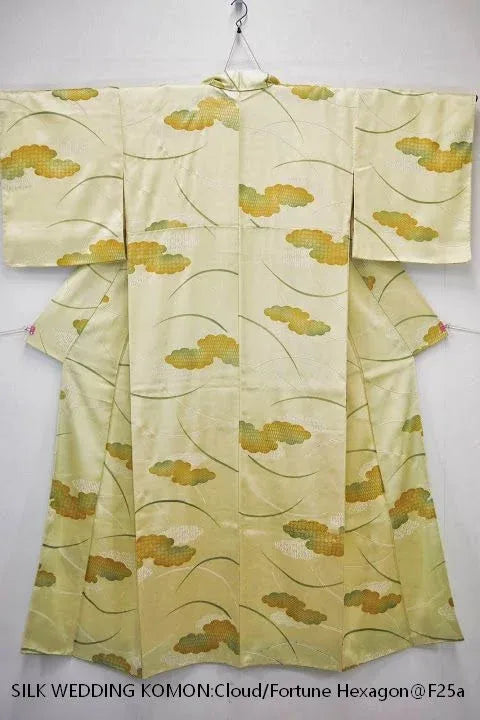 High Quality Hand Made 100% Silk Wedding Komon Cloud Fortune Hexagon