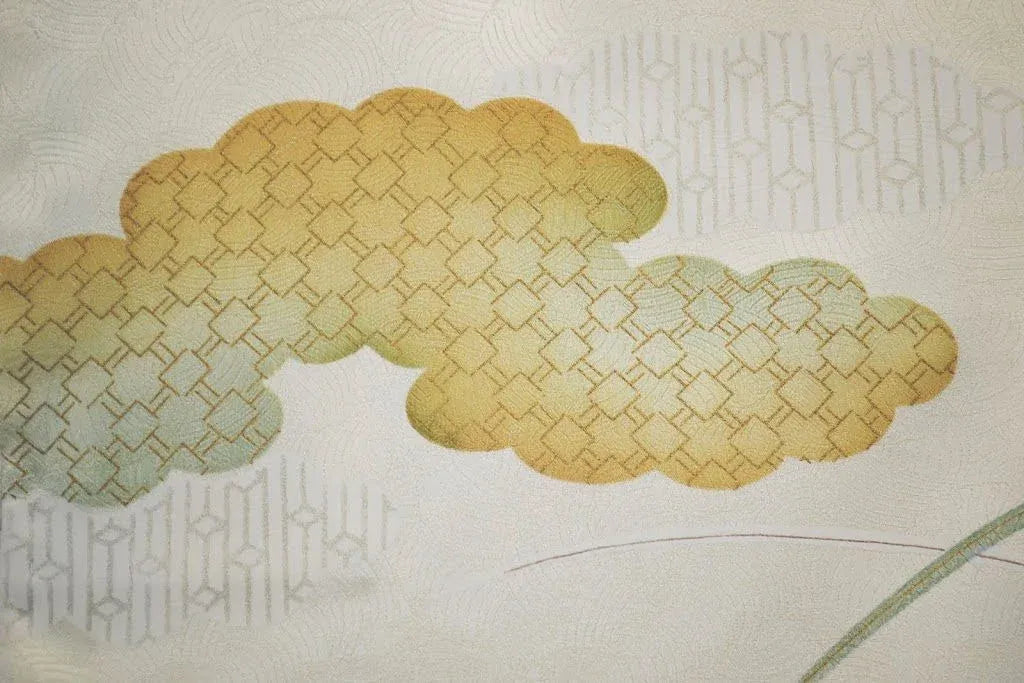 High Quality Hand Made 100% Silk Wedding Komon Cloud Fortune Hexagon