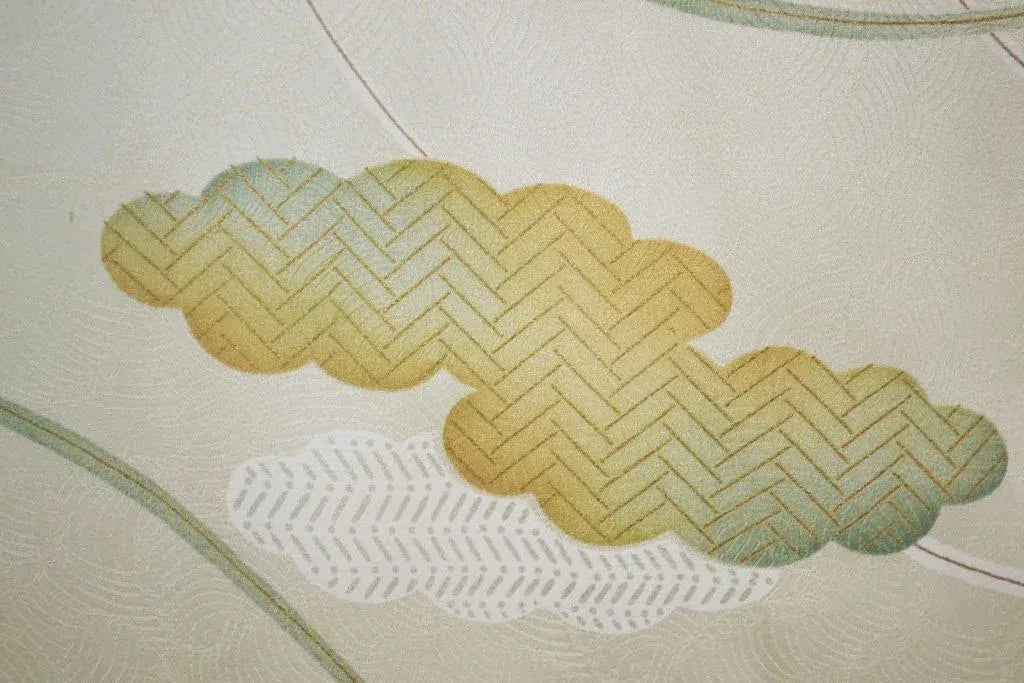 High Quality Hand Made 100% Silk Wedding Komon Cloud Fortune Hexagon