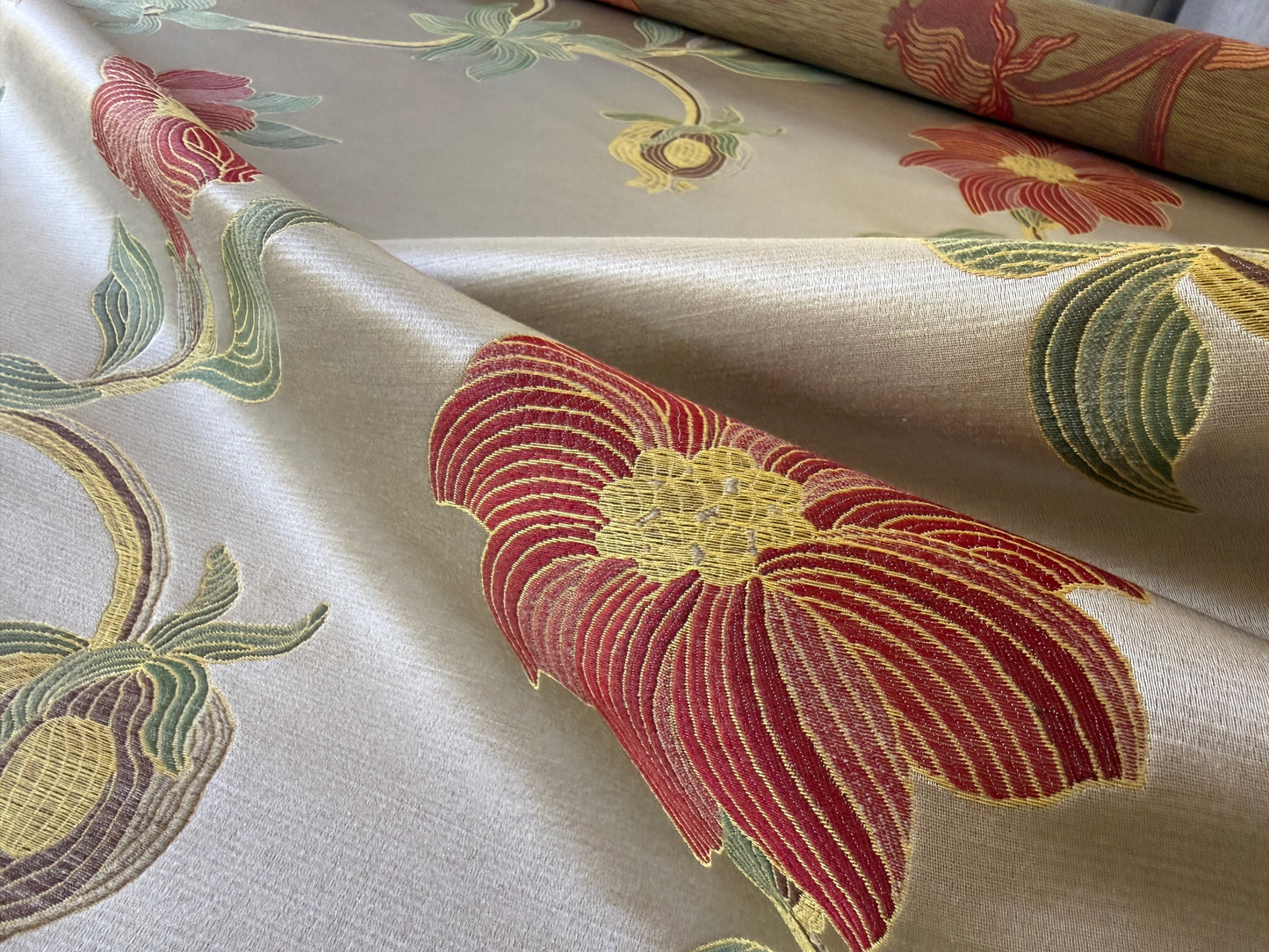 Scalamandre Caserta Lampas Silk Wool Pomegranate Lilies Beige Red MSRP USD 496/Y