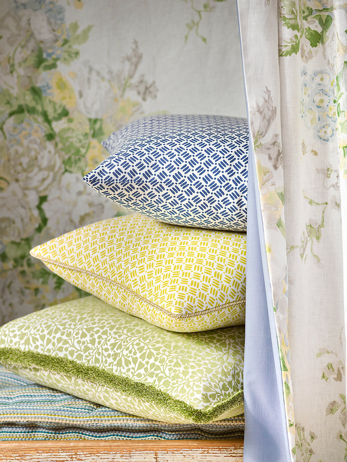 Special Order Scalamandre Grey Watkins Sybilla Bouquet Hillside Green White Linen Floral MSRP USD 384/y