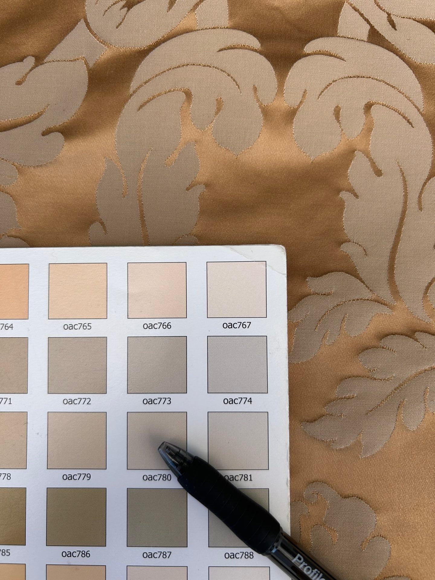 By yard Republica Silk Cotton Damask Renaissance Classy Pumpkin Spice Orange MSRP USD 500+/yard