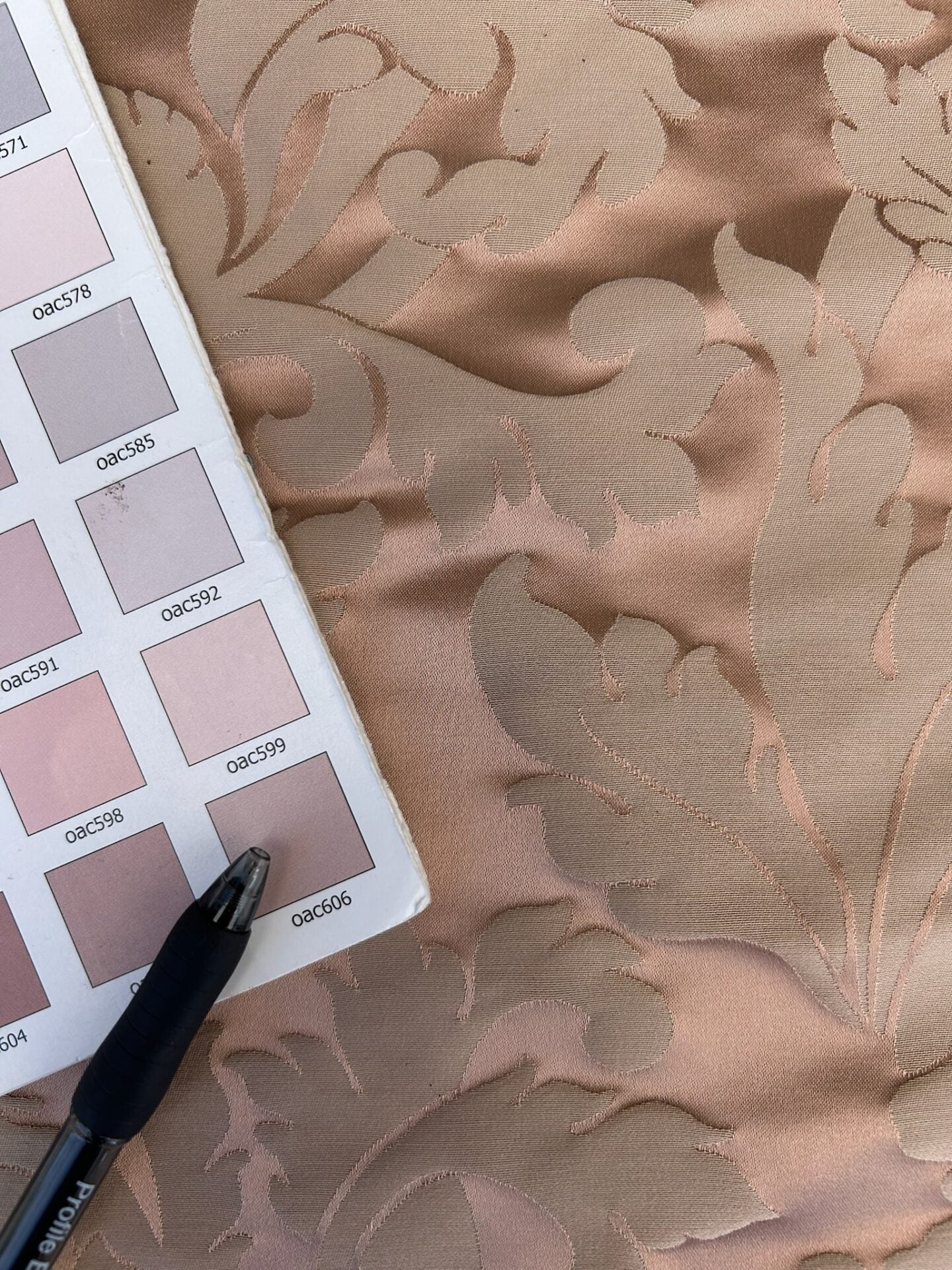 By yard Republica Silk Cotton Damask Renaissance Classy Pink Coral MSRP USD 500+/yard