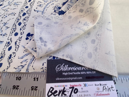 15 Berkbox70 Scalamandre Medallion Stripe Pattern Blue and White 27 x 26 inches