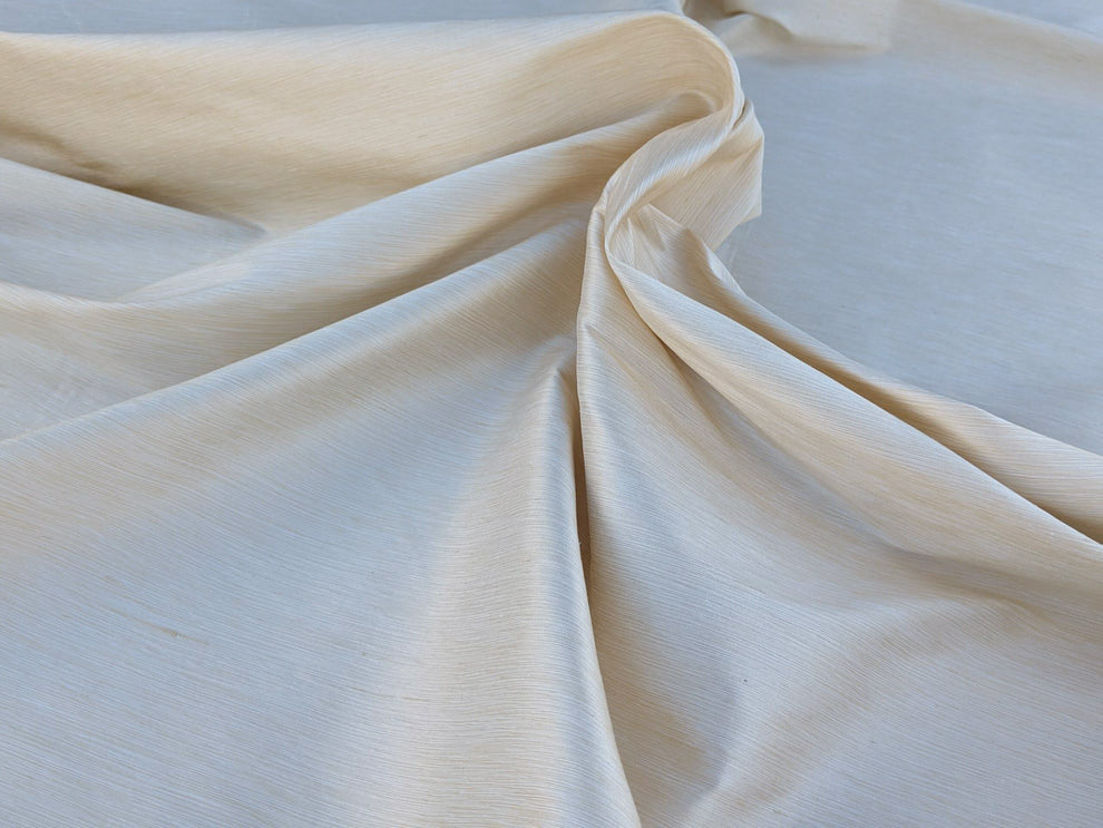 Scalamandre Hinson  Diffusion Taffeta Cream Iridescent Silk Taffeta Texture MSRP USD294/y