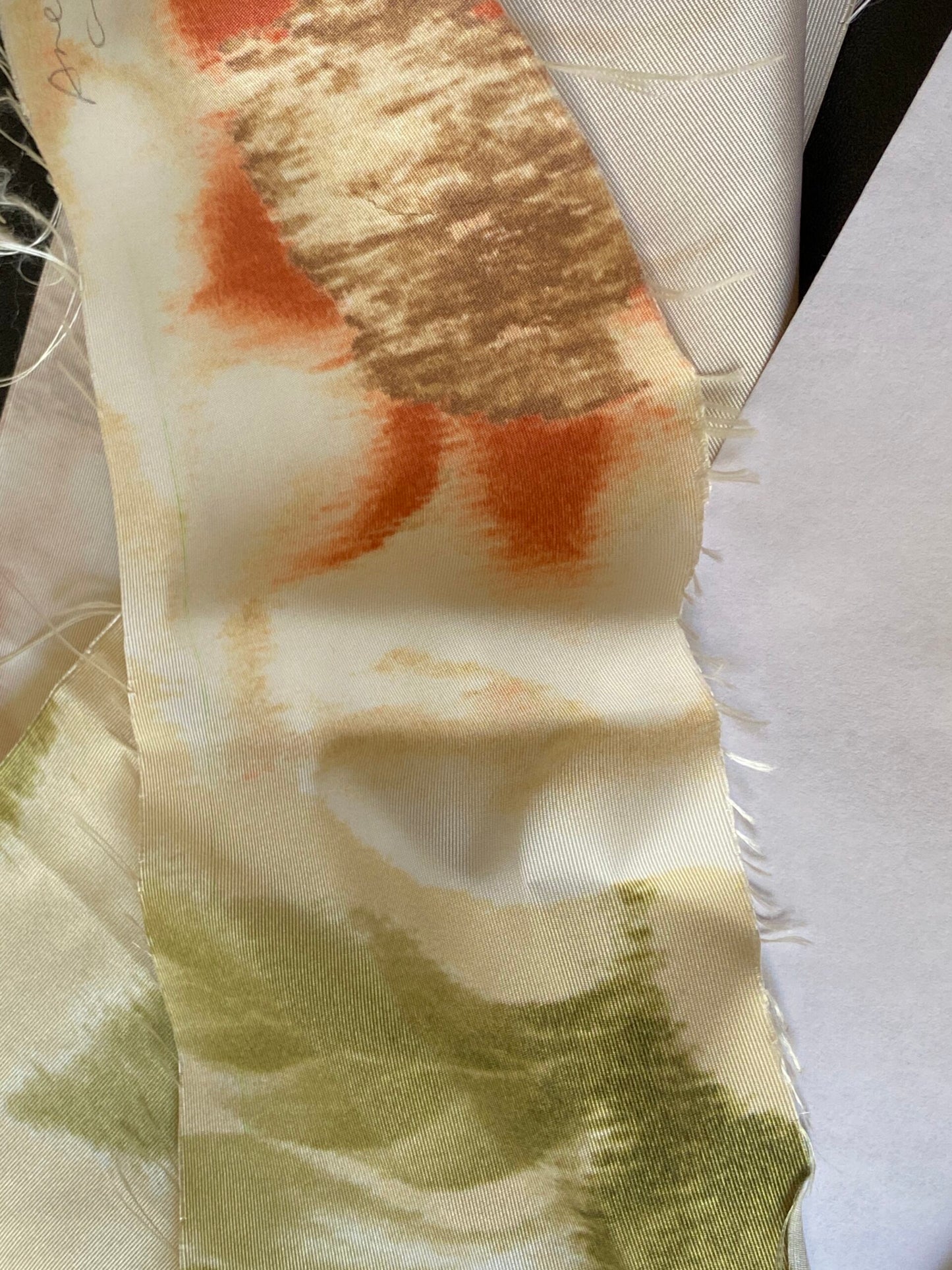 Scalamandre Anemone Flower Red and Cream Atmospheric 100% Silk Taffeta Print 20 Screens MSRP USD 278/Y