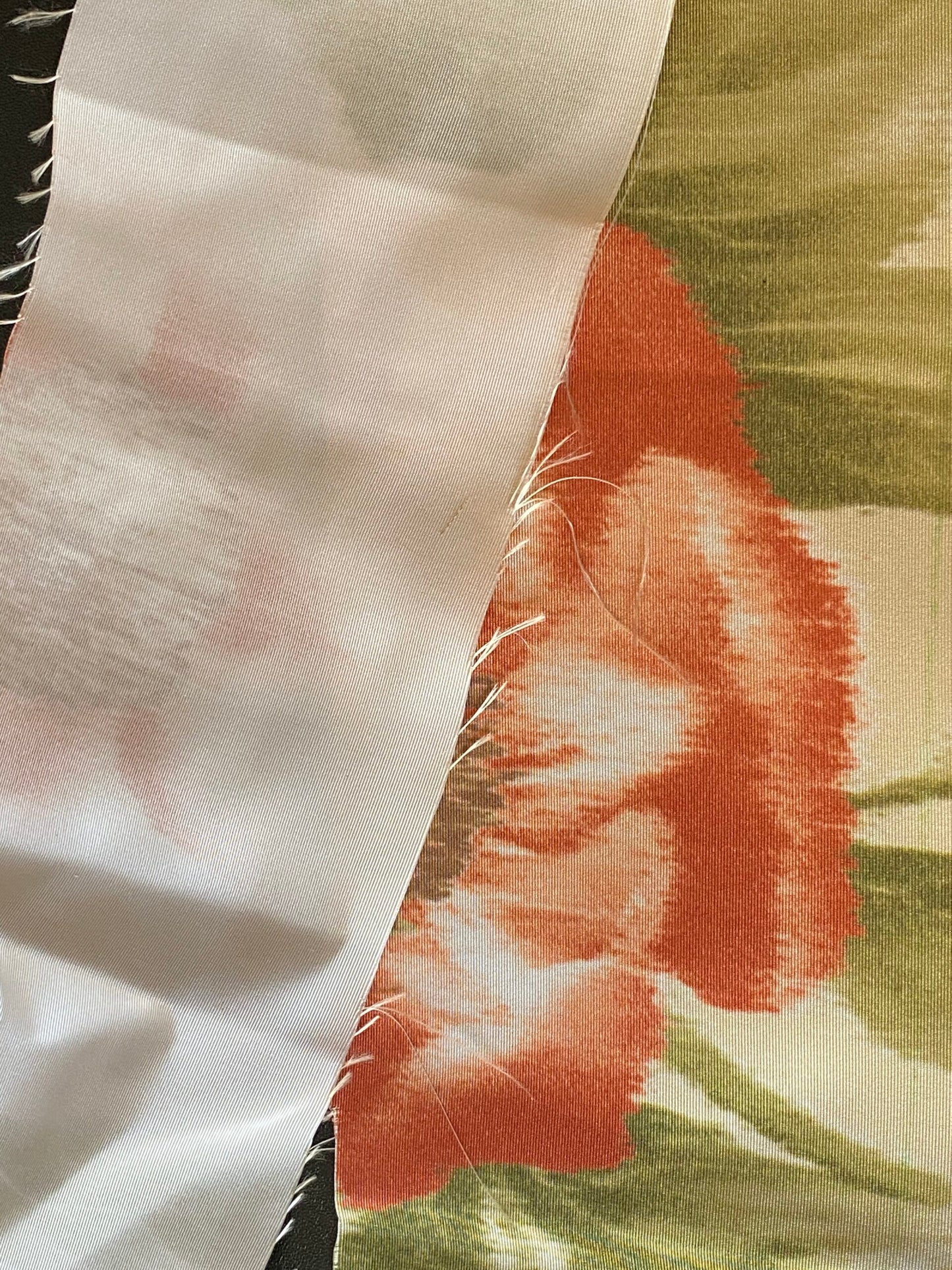 Scalamandre Anemone Flower Red and Cream Atmospheric 100% Silk Taffeta Print 20 Screens MSRP USD 278/Y