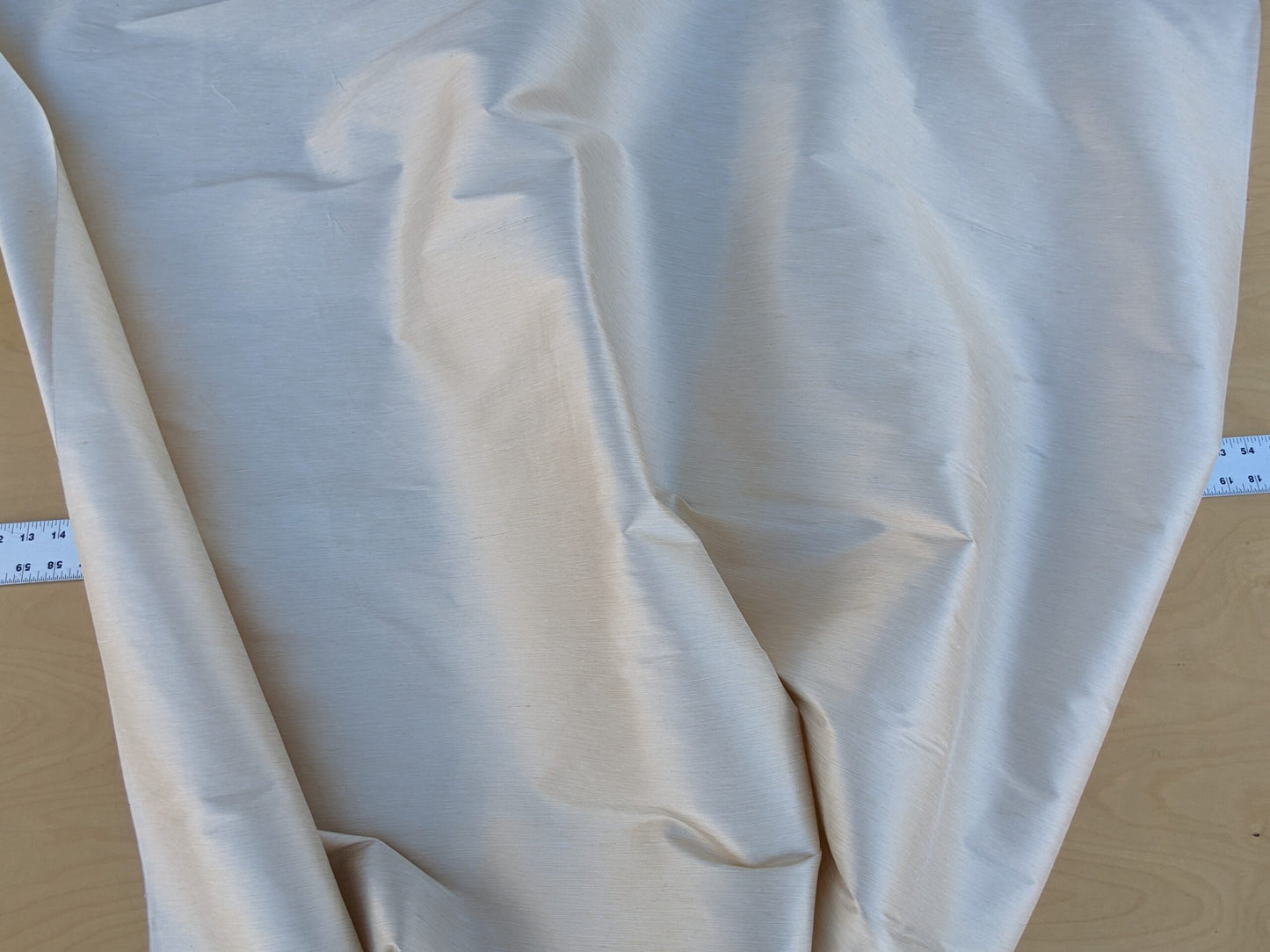 Scalamandre Diffusion Taffeta Cream Iridescent Silk Taffeta Texture MSRP USD294/y