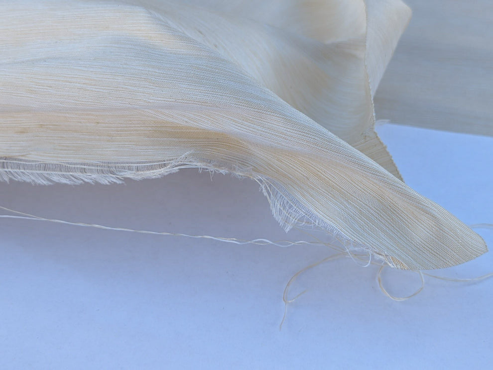 Scalamandre Hinson  Diffusion Taffeta Cream Iridescent Silk Taffeta Texture MSRP USD294/y