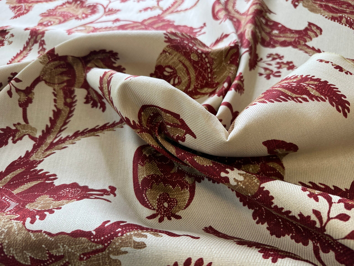 By Yd Lee Jofa Exotic Fruits Brick Biscuit Red on White Pom Thistle Vine Tropical Large Linen Print MSRP USD 196/Y