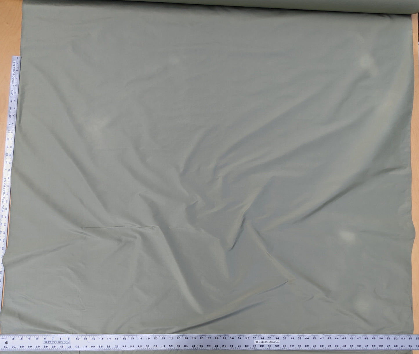 Scalamandre  Althorp Taffeta Green Sage muted Green Silk Taffeta Gorgeous Texture MSRP USD 300/yd