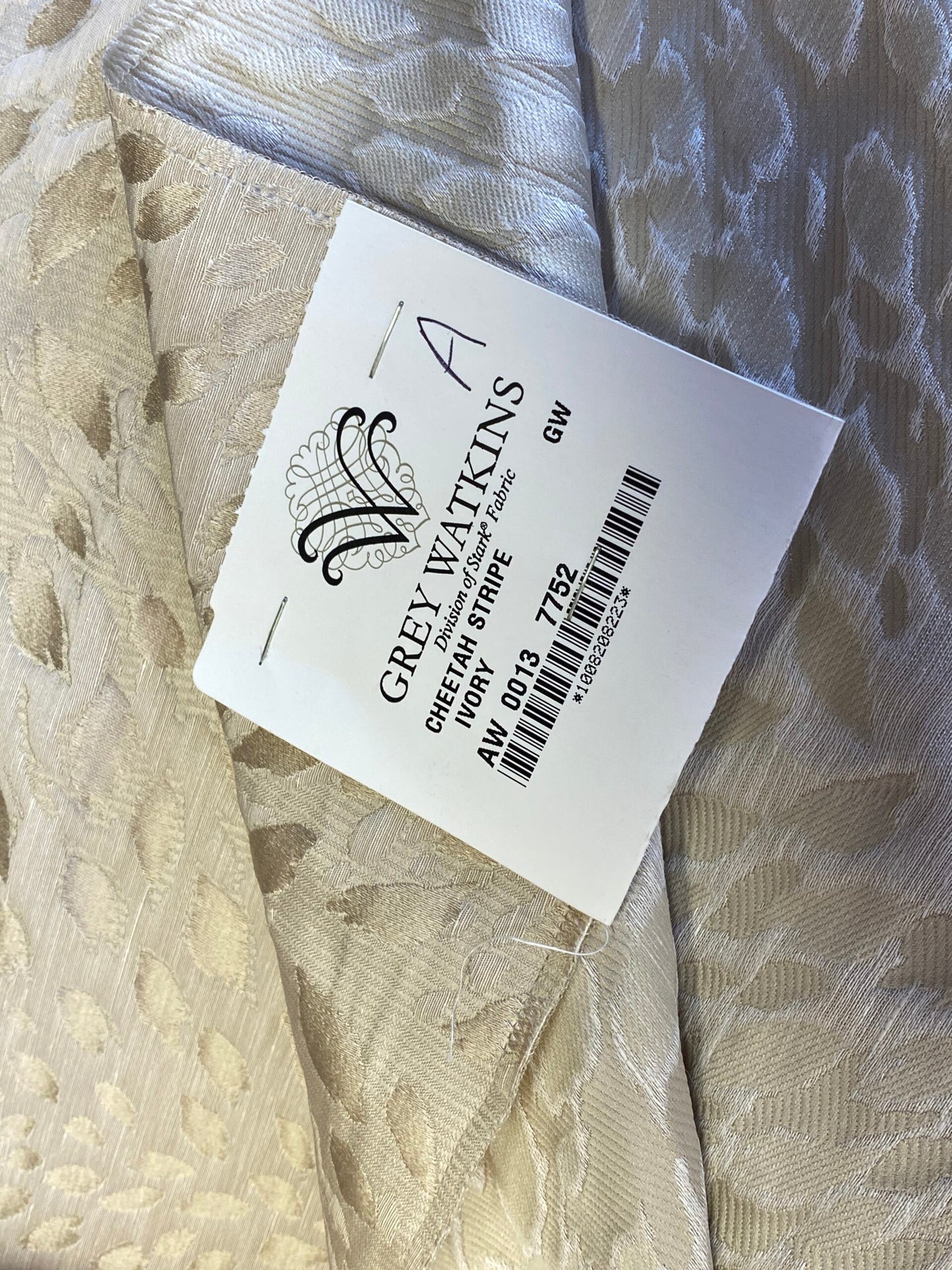 1 Berkbox72 Scalamandre Silk Square Cheetah Stripe Ivory Silk Novelty Gray Small Scale 33"x27" MSRP USD300+/Y