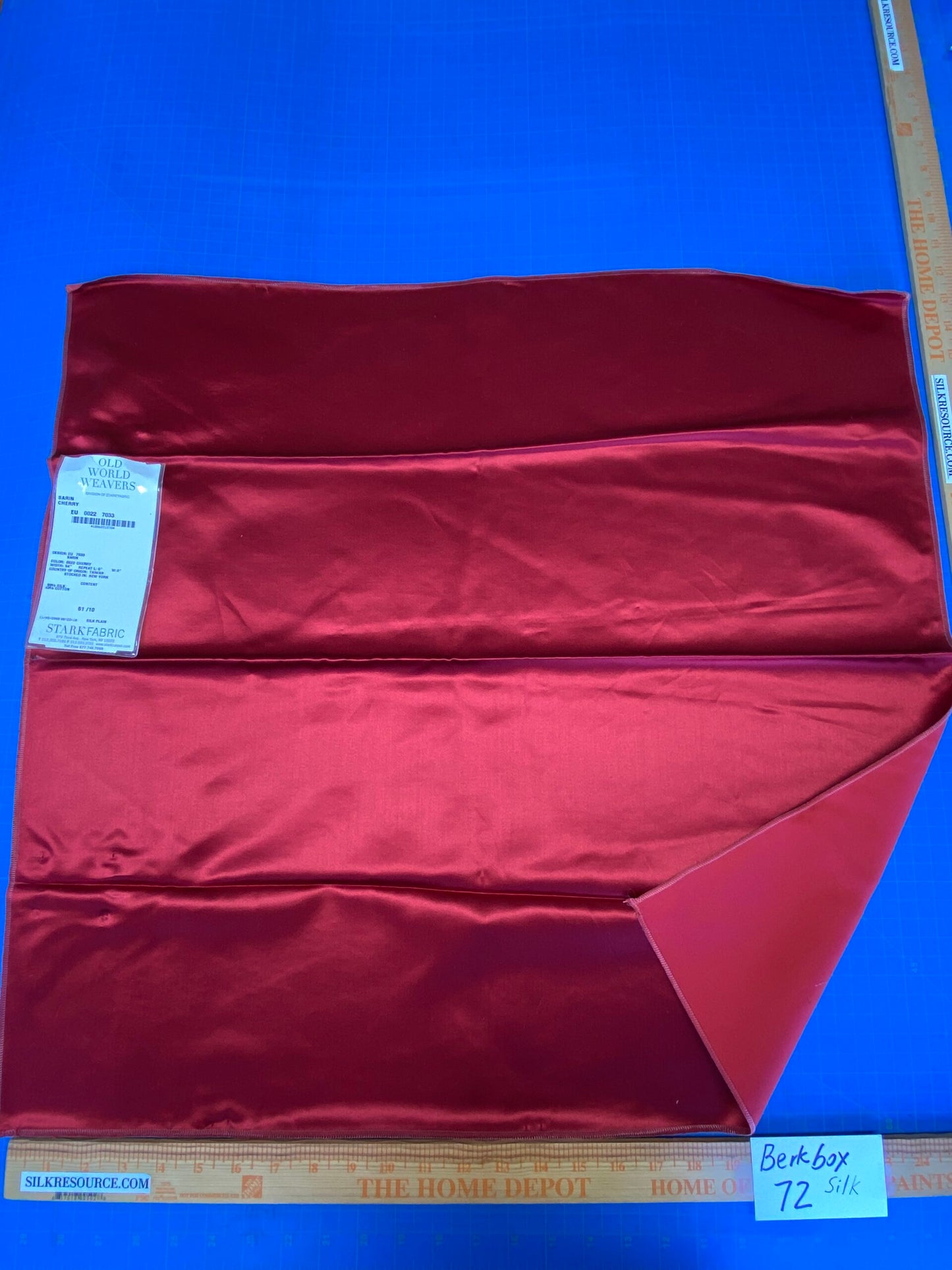 6 Berkbox72 Scalamandre Silk Square Sarin Cherry Red Plain Solid MSRP USD300+/Y