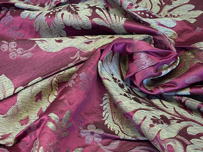 40 Berkbox72 27"w x 37"L Scalamandre Old World Weavers Square Silk  Claudina Cherry Deep Red Gold Renaissance Damask Reversible Italy MSRP USD 320/Y