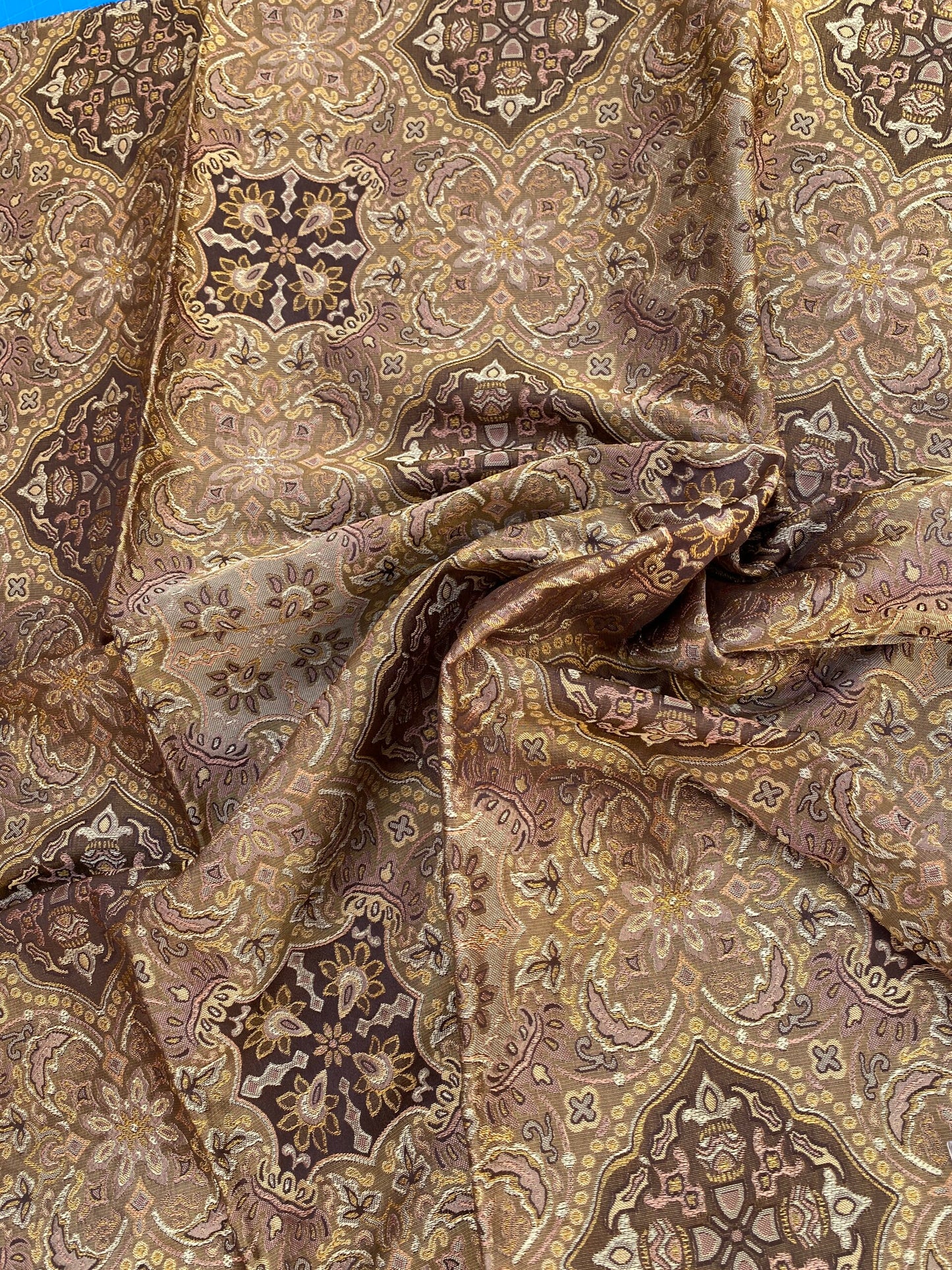 59 Berkbox72 Scalamandre Square Silk Old World Weavers Shantay Bullion Brown Medallion MSRP $300+/y