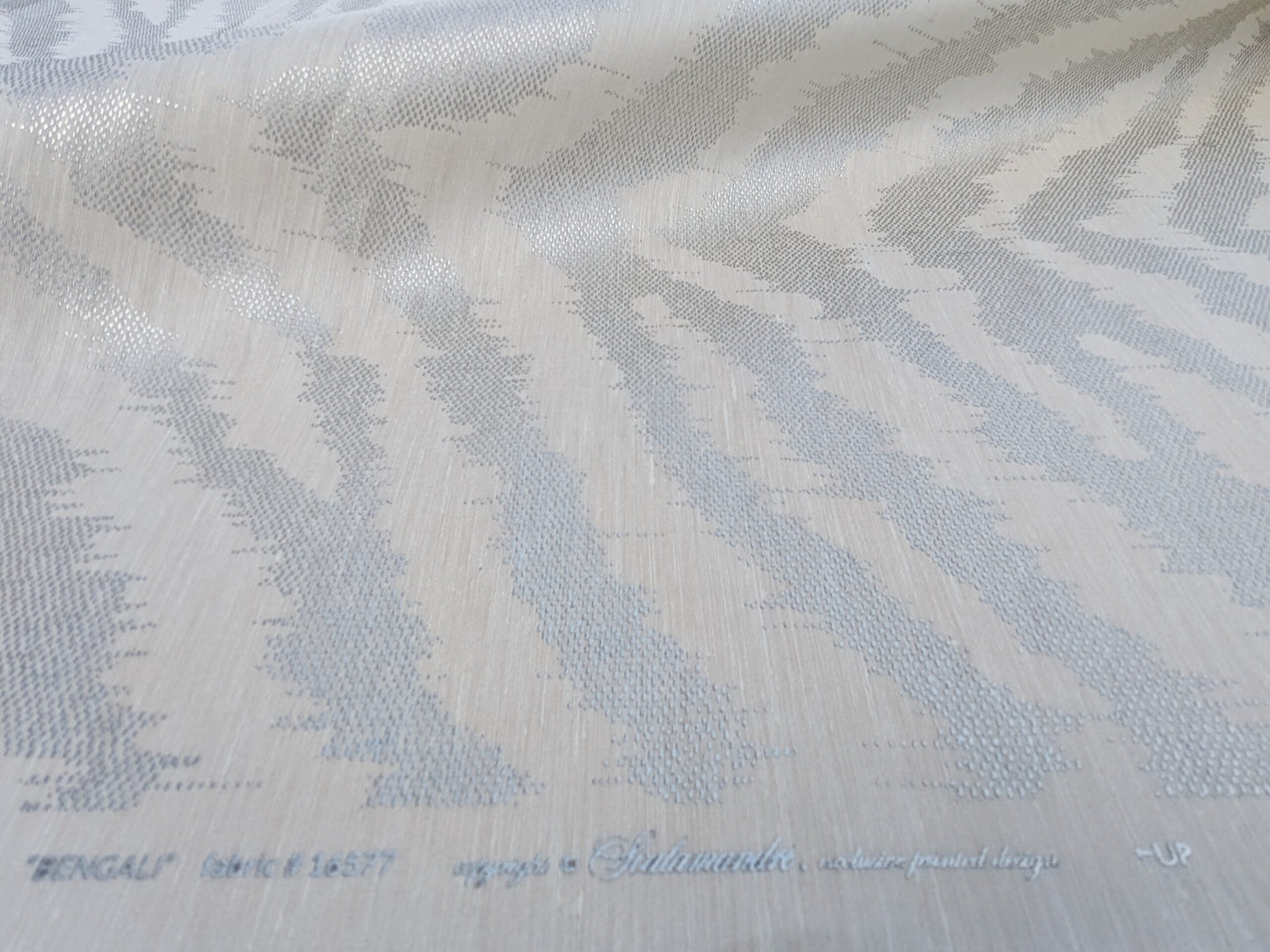 Scalamandre  Bengali Champagne Leopard Tiger Animal Skin Print Linen Silk MSRP USD366/y