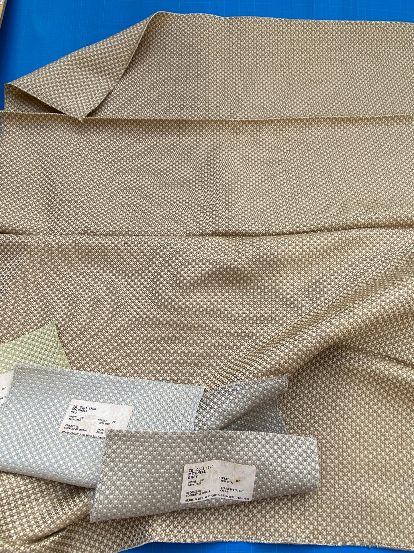 22 Berkbox71 Scalamandre Square Silk Fonthill Mitchell Light Brown Small Scale Texture Plain MSRP USD216/y