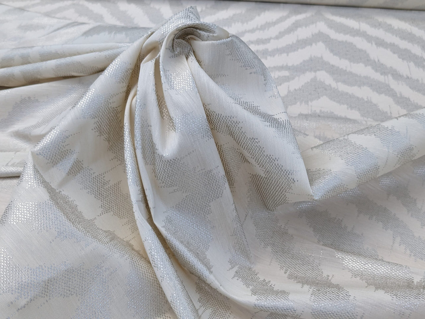 Scalamandre  Bengali Champagne Leopard Tiger Animal Skin Print Linen Silk MSRP USD366/y