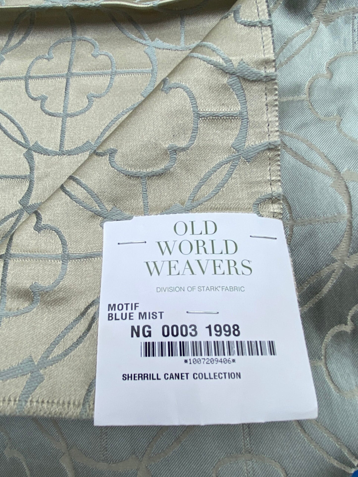 36 Berkbox71 Scalamandre Square Silk Old World Weavers Motif Blue Mist Silk Plain Medallion Geometric Graphic MSRP USD 304/y