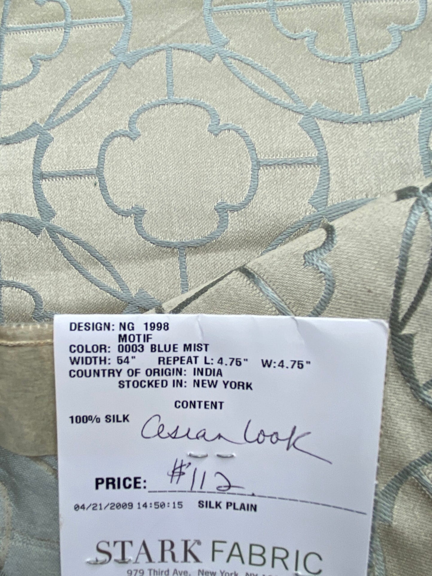 36 Berkbox71 Scalamandre Square Silk Old World Weavers Motif Blue Mist Silk Plain Medallion Geometric Graphic MSRP USD 304/y