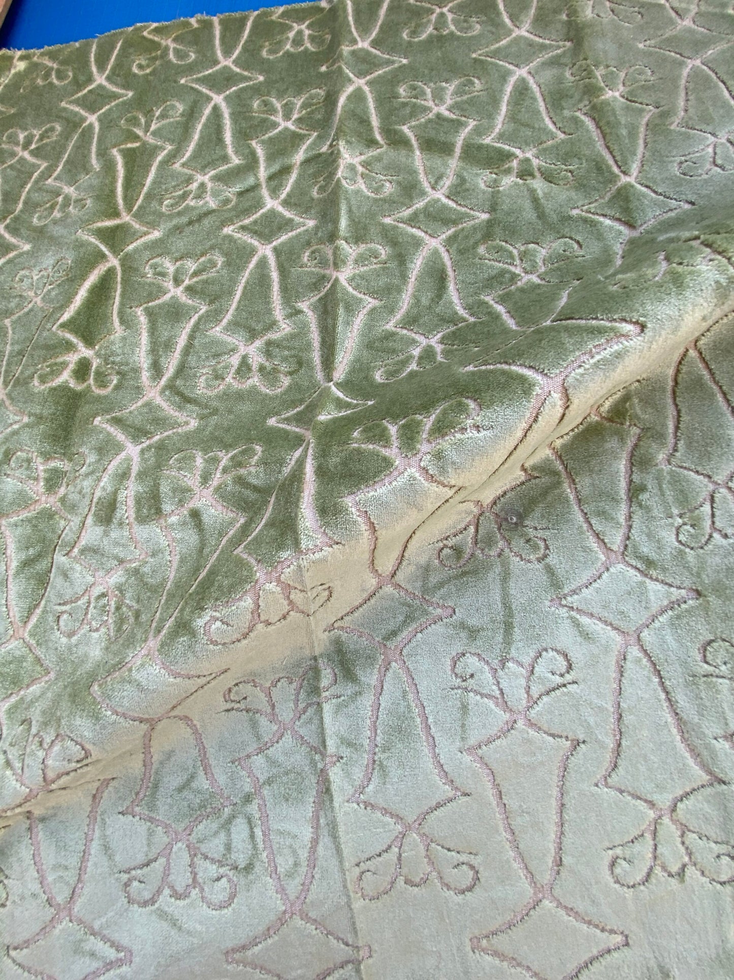 1 Berkbox74 Square Velvet by Old World Weavers Princess Aida Bamboo Green Cut Velvet Silky MSRP USD 228/Y